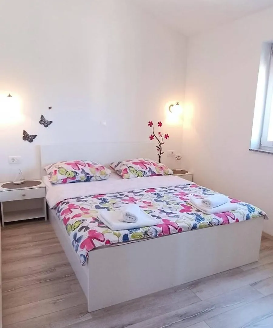 Apartments Sofija Vrsi